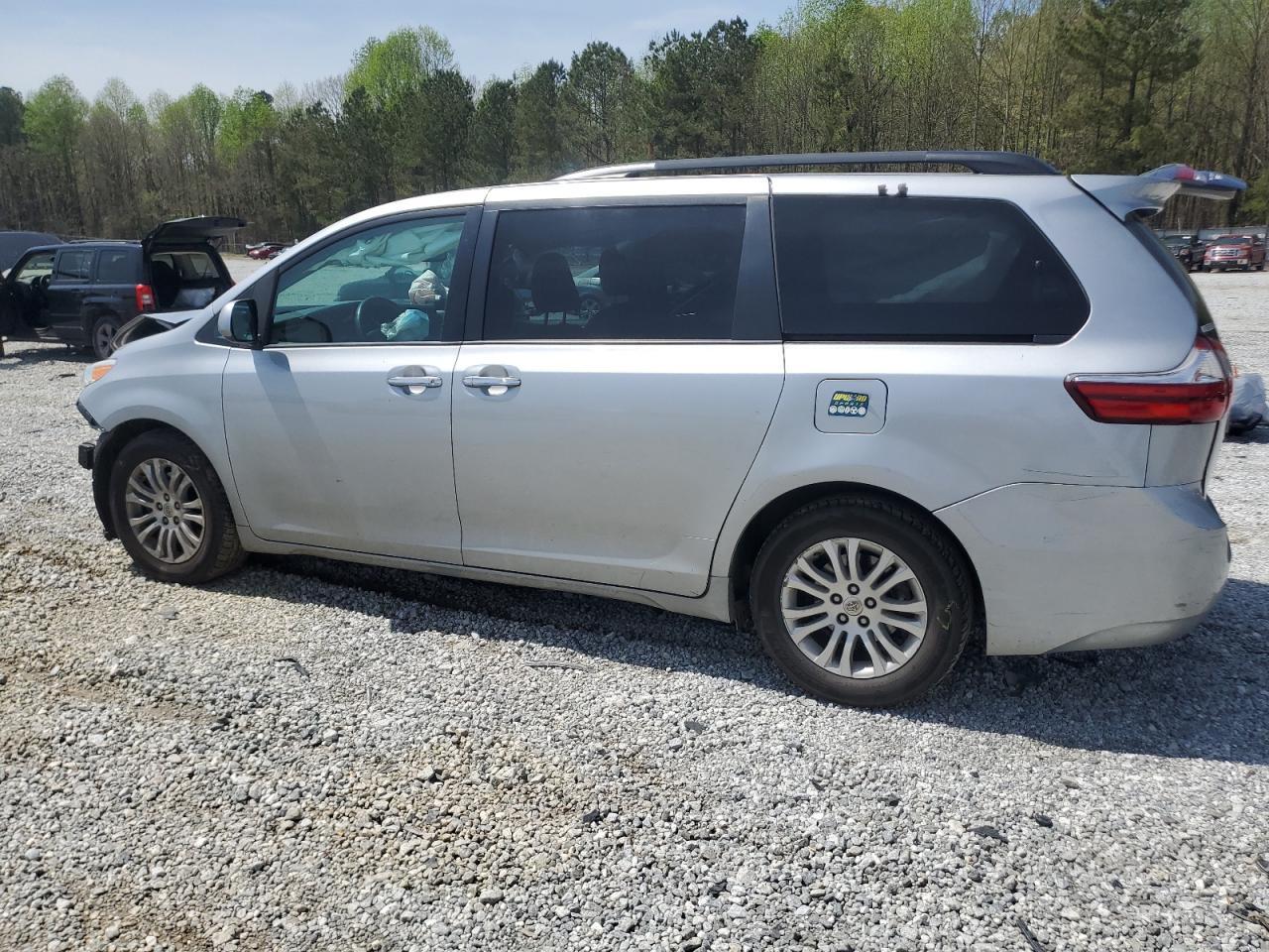 2015 TOYOTA SIENNA XLE - Фото 2