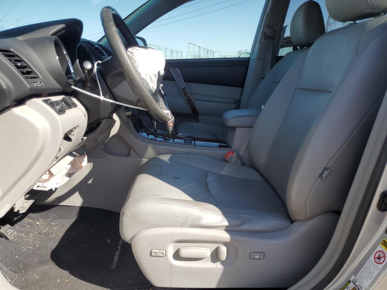 2011 TOYOTA HIGHLANDER - Image 7