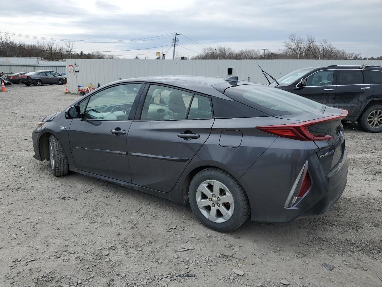 2018 TOYOTA PRIUS PRIM - Image 2