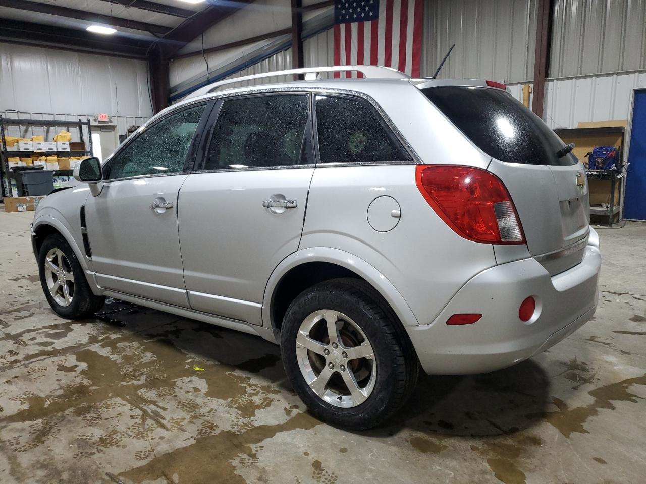 2014 CHEVROLET CAPTIVA LT - Image 2
