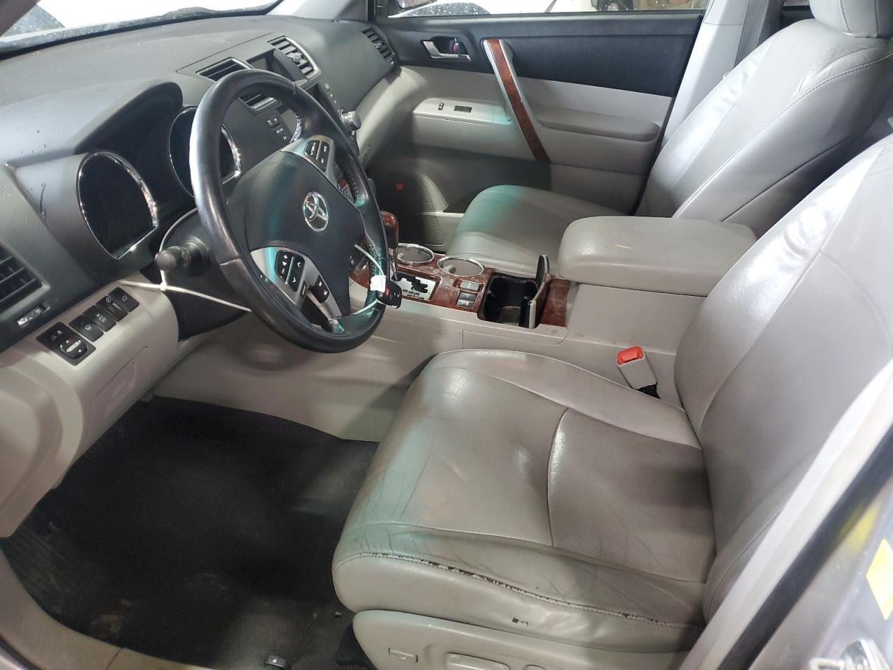2011 TOYOTA HIGHLANDER - Image 7