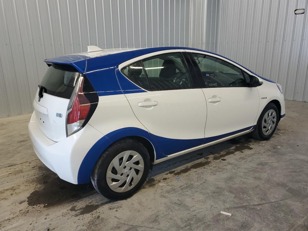2016 TOYOTA PRIUS C - Image 3
