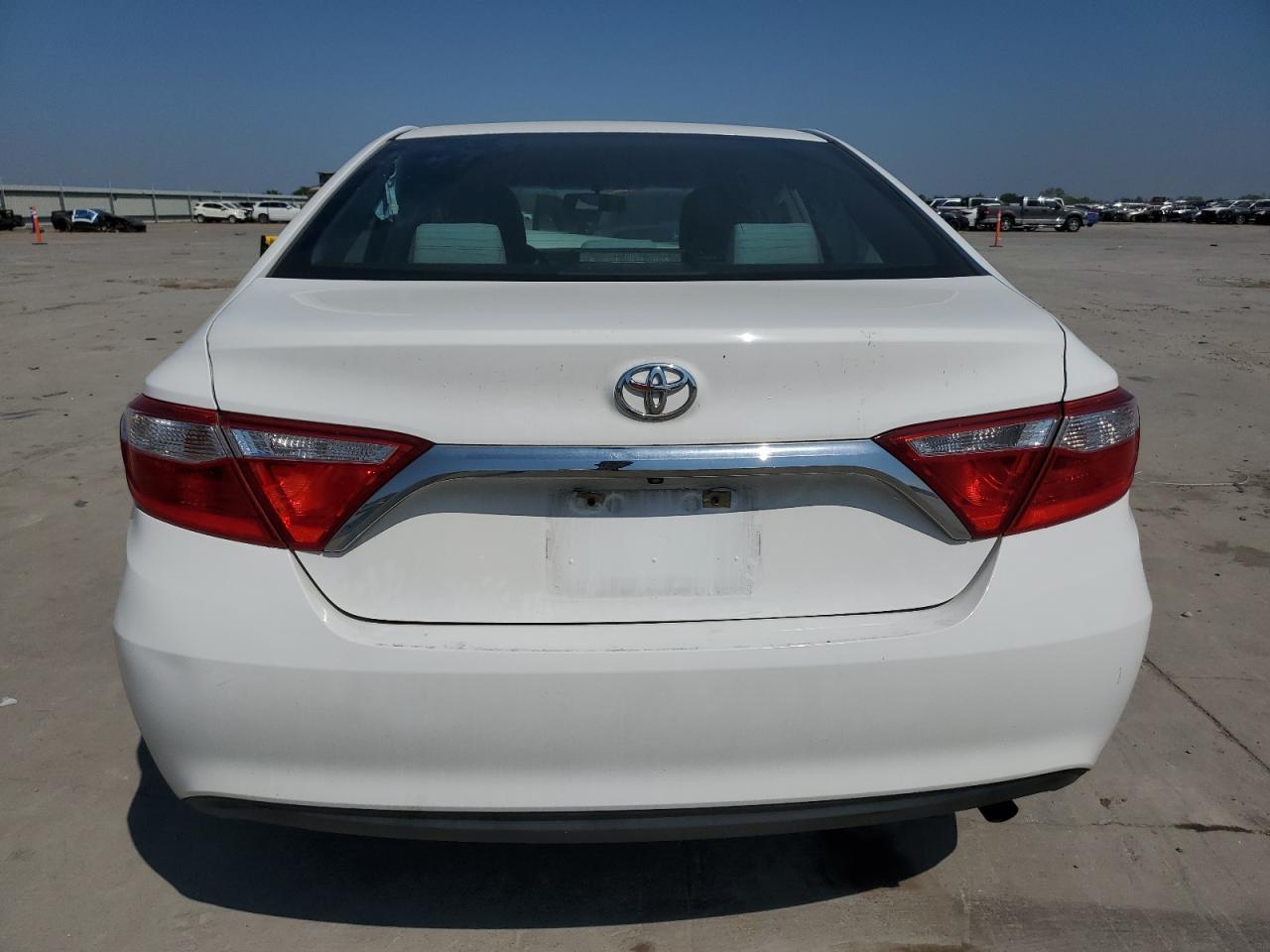 2017 TOYOTA CAMRY LE - Фото 6
