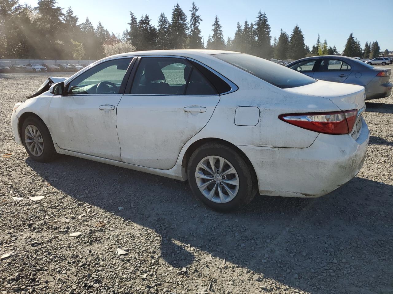 2015 TOYOTA CAMRY LE - Image 2