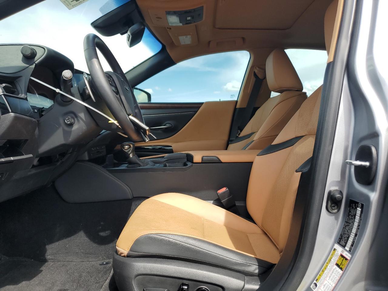 2022 LEXUS ES 300H BA - Image 7