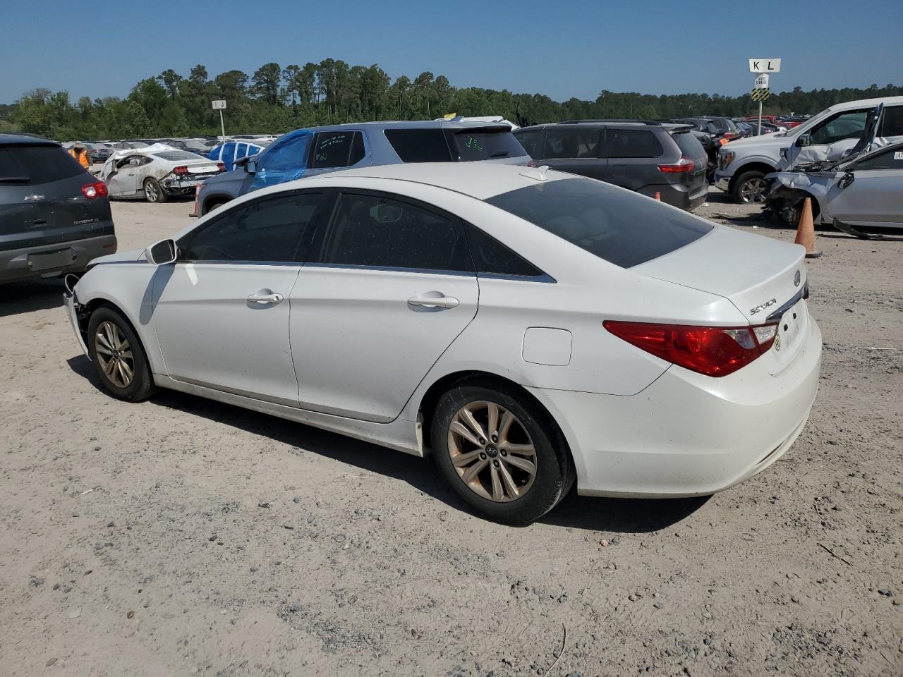 2011 HYUNDAI SONATA GLS - Image 2