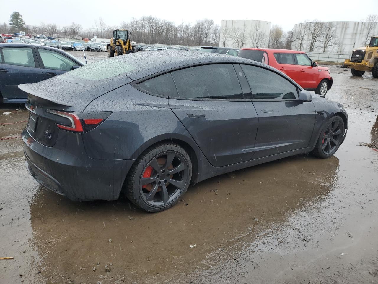 2024 TESLA MODEL 3 - Фото 3