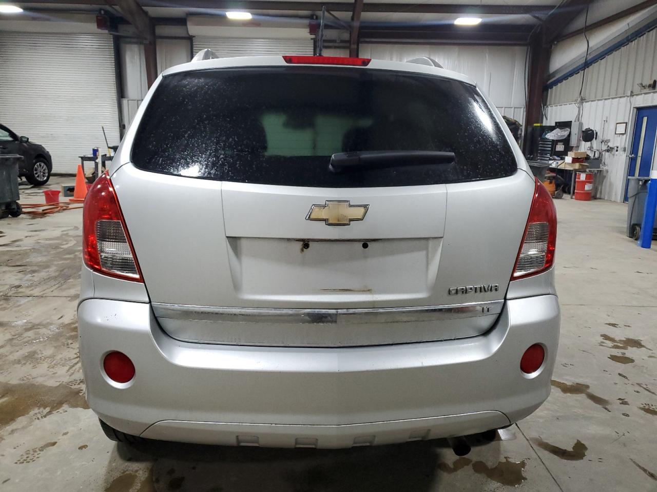 2014 CHEVROLET CAPTIVA LT - Image 6