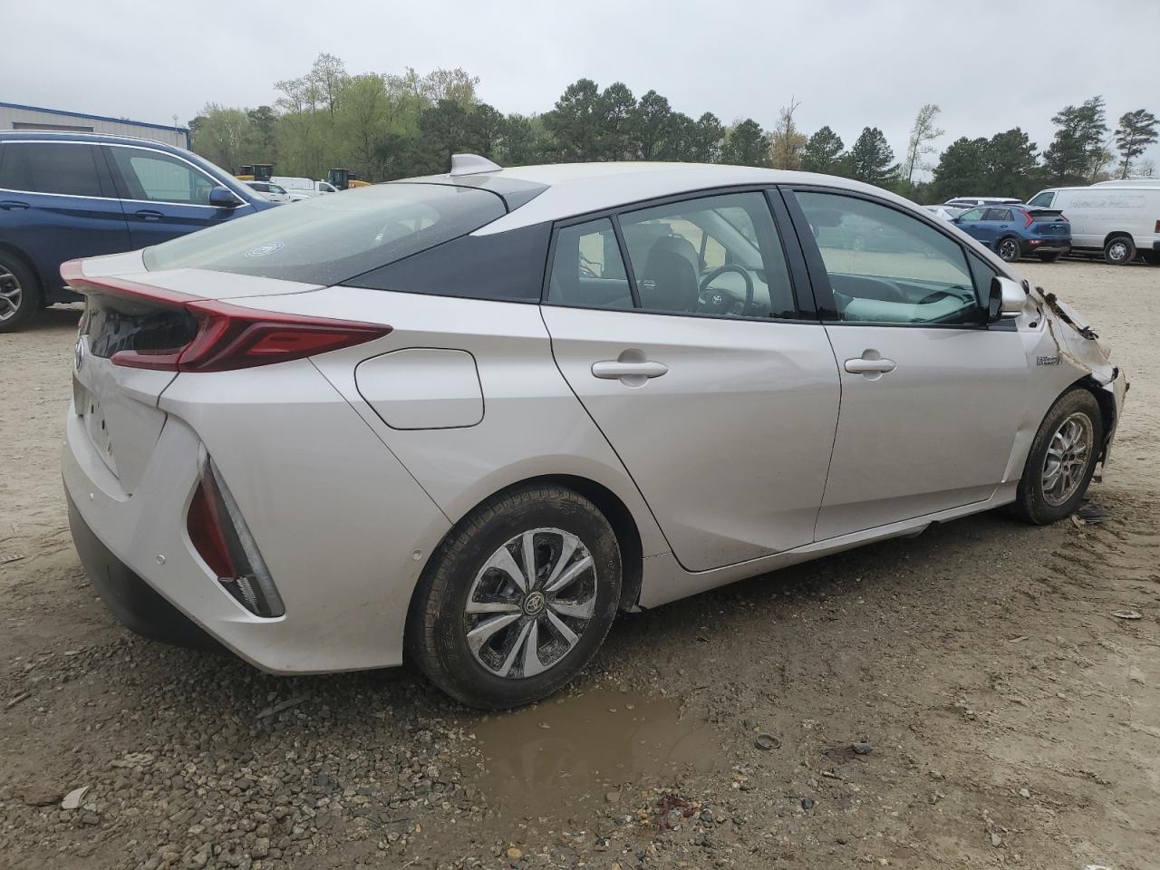 2018 TOYOTA PRIUS PRIM - Image 3