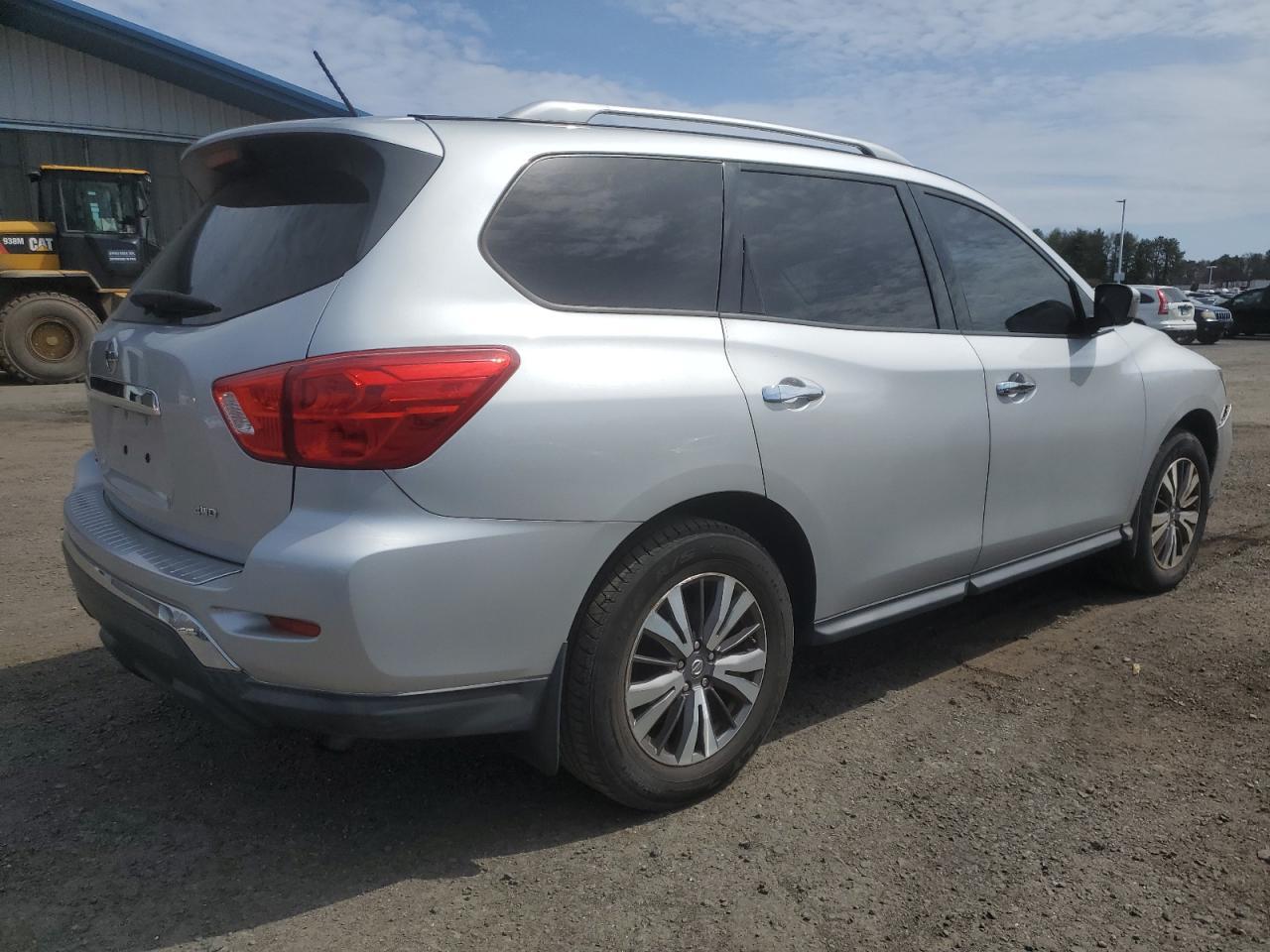 2017 NISSAN PATHFINDER - Image 3