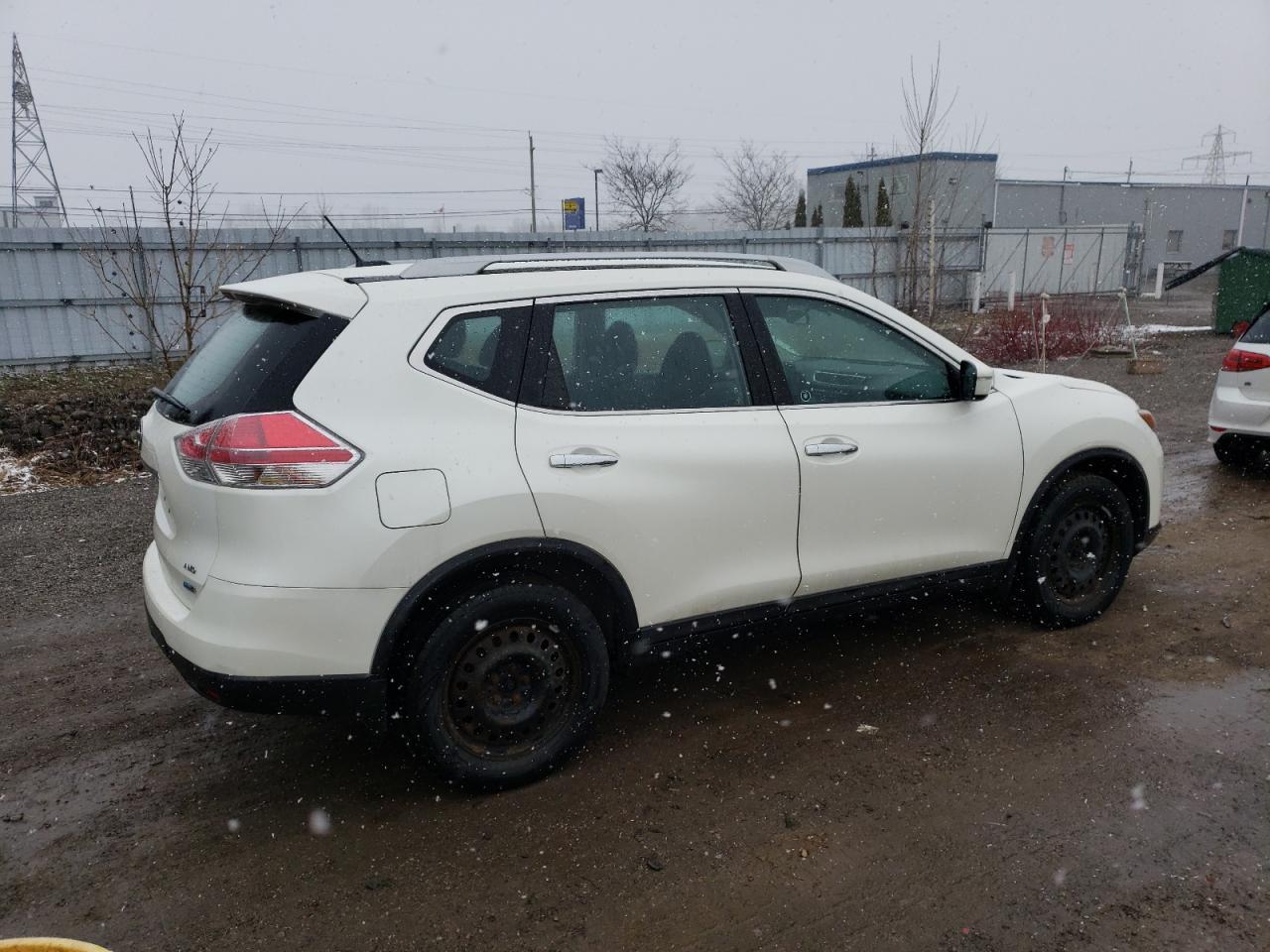 2015 NISSAN ROGUE S - Фото 3