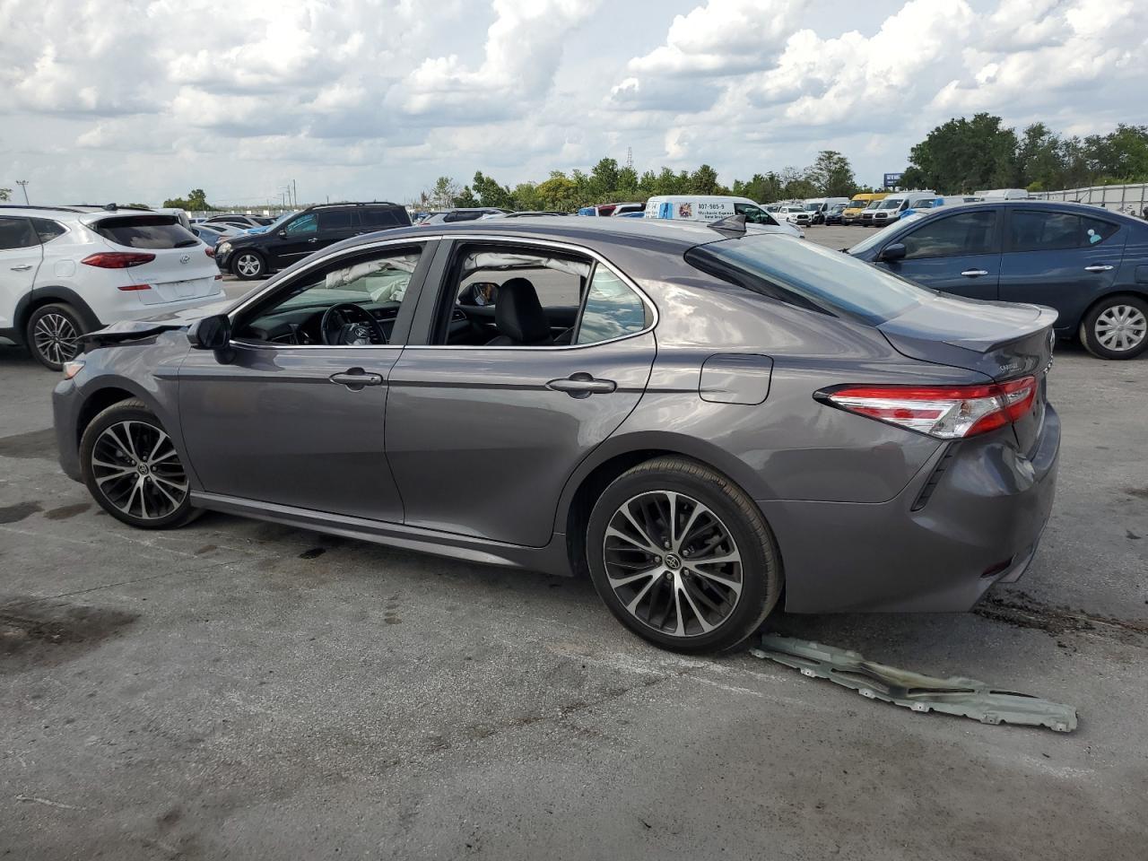 2020 TOYOTA CAMRY SE - Image 2