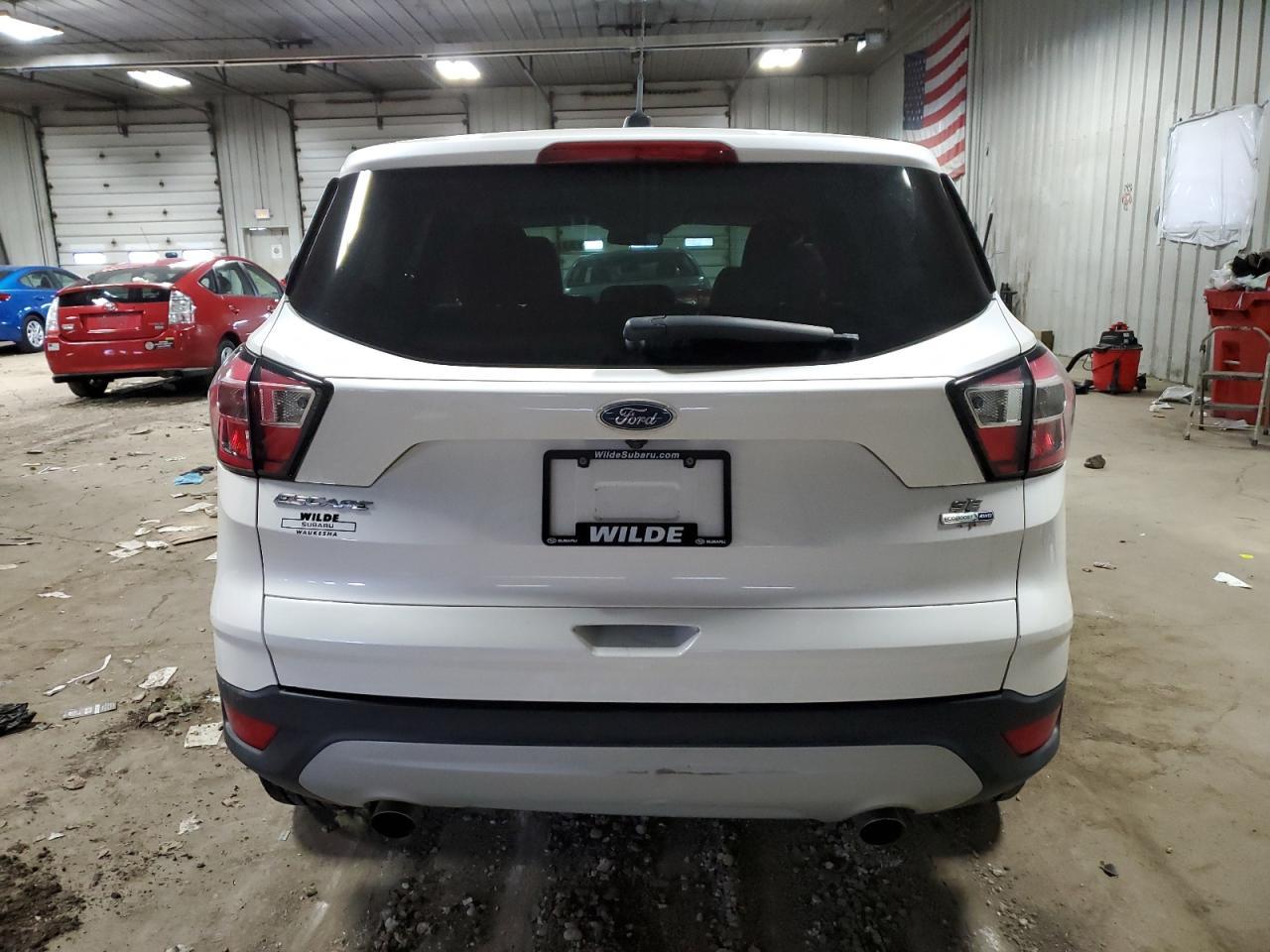 2017 FORD ESCAPE SE - Фото 6