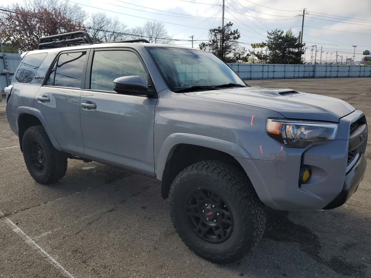 2017 TOYOTA 4RUNNER SR - Image 4
