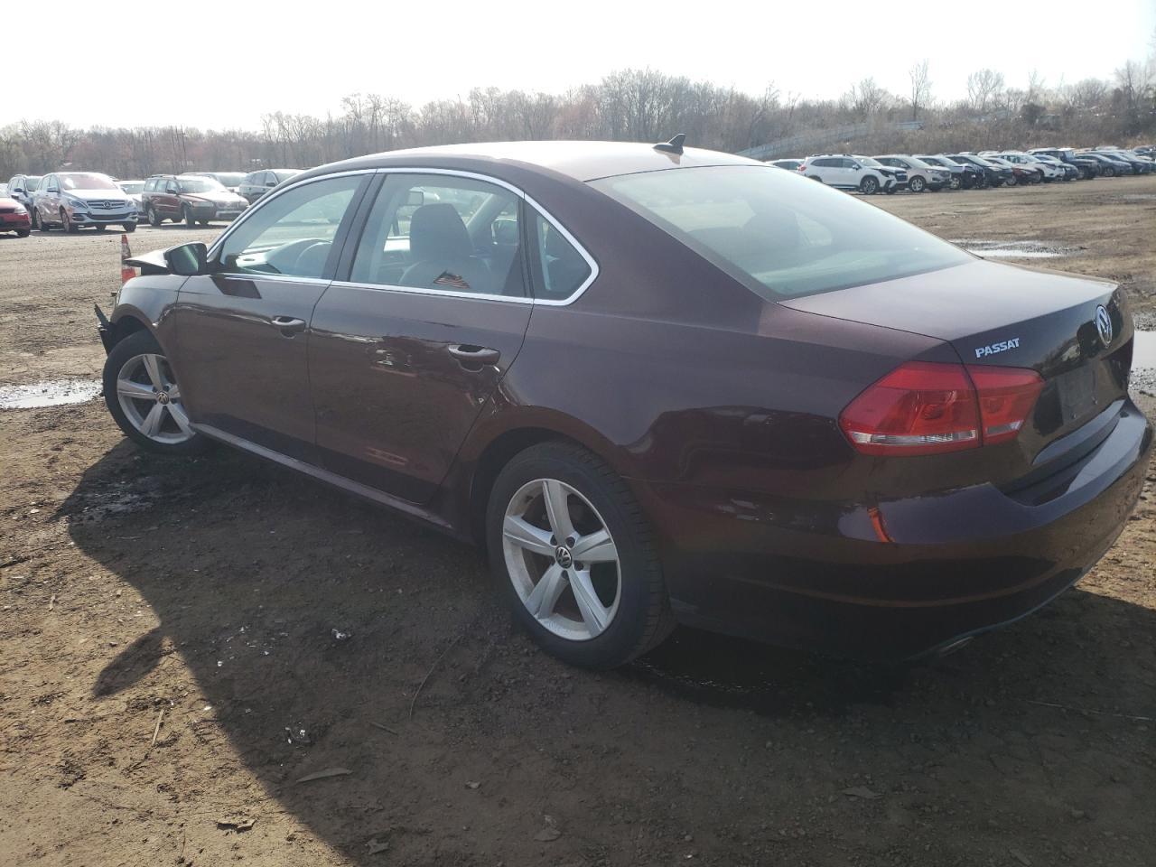 2013 VOLKSWAGEN PASSAT SE - Image 2