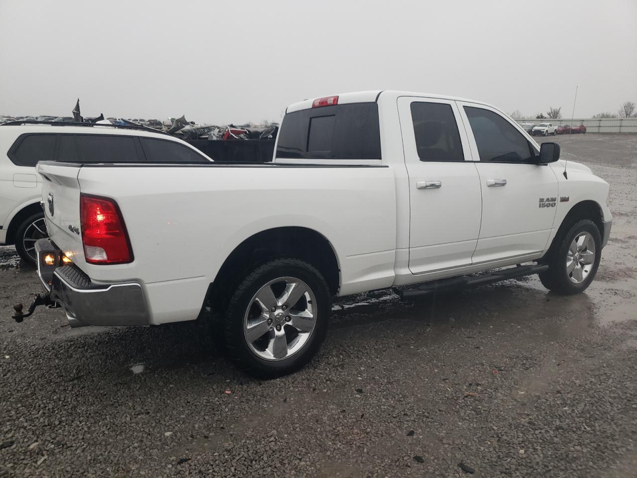 2015 RAM 1500 SLT - Image 3