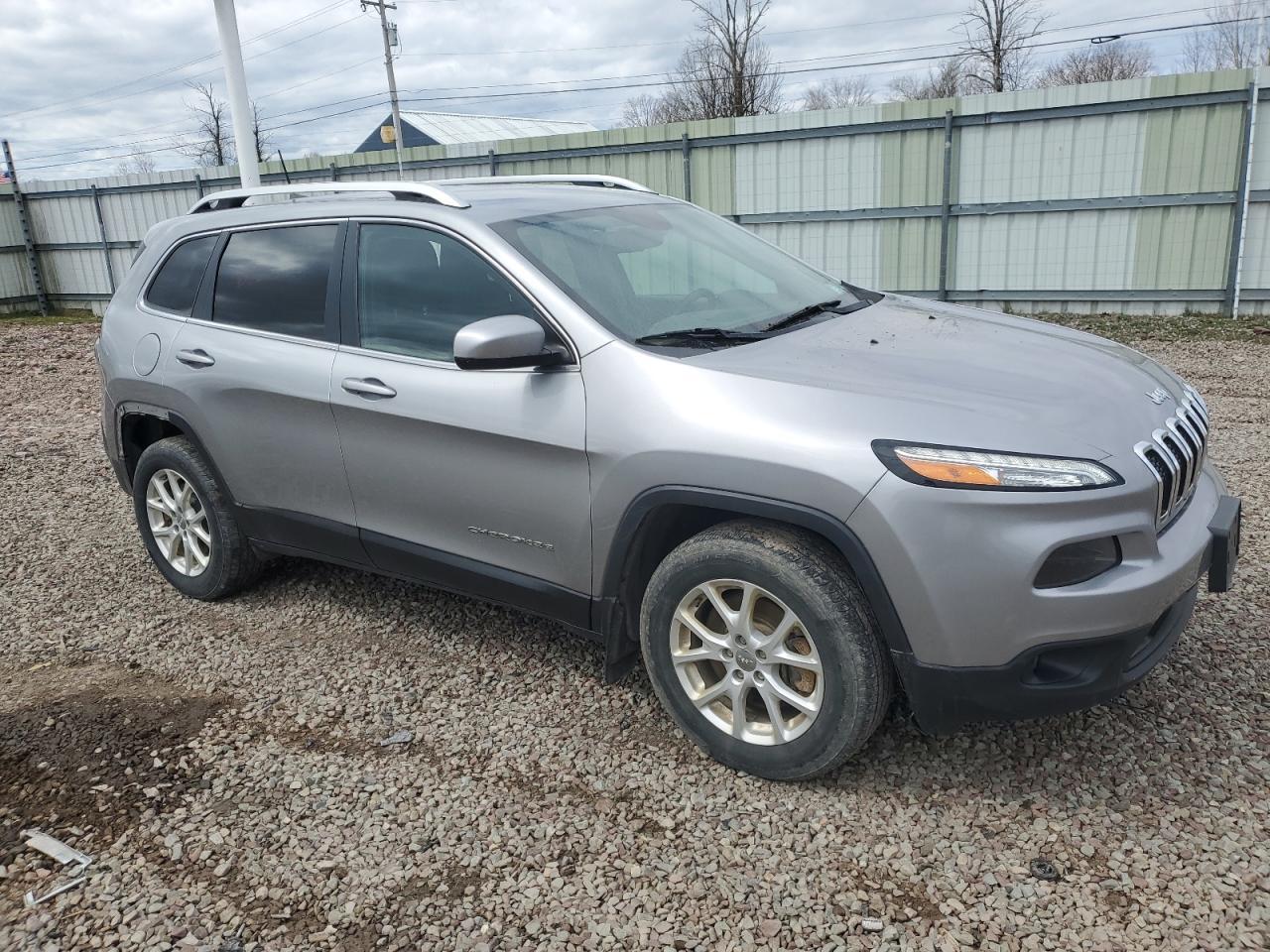 2017 JEEP CHEROKEE L - Image 4