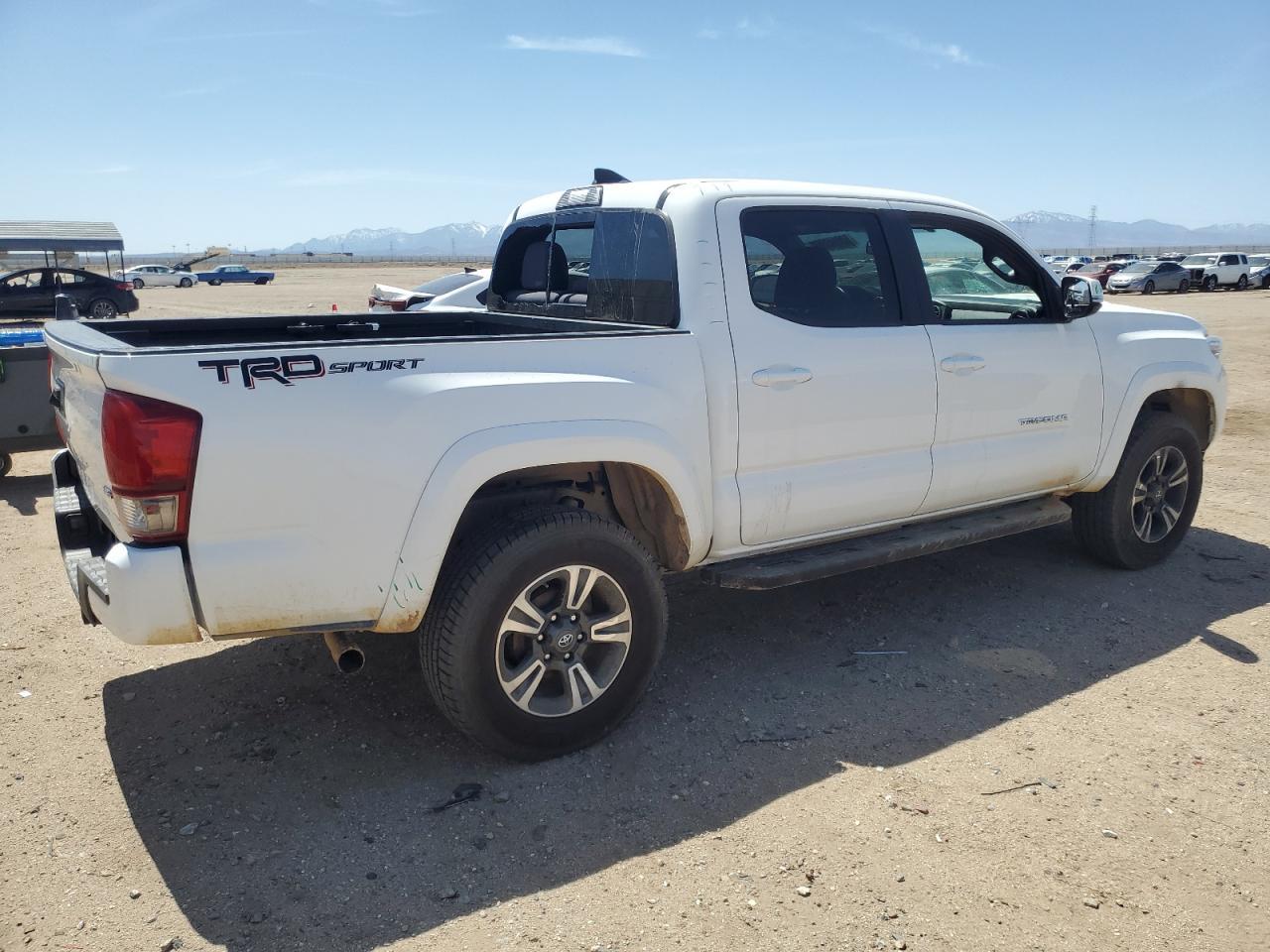 2017 TOYOTA TACOMA DOU - Фото 3