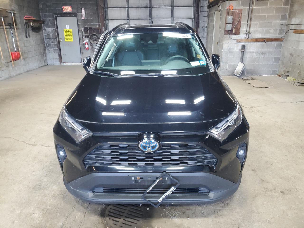 2022 TOYOTA RAV4 XLE P - Фото 5