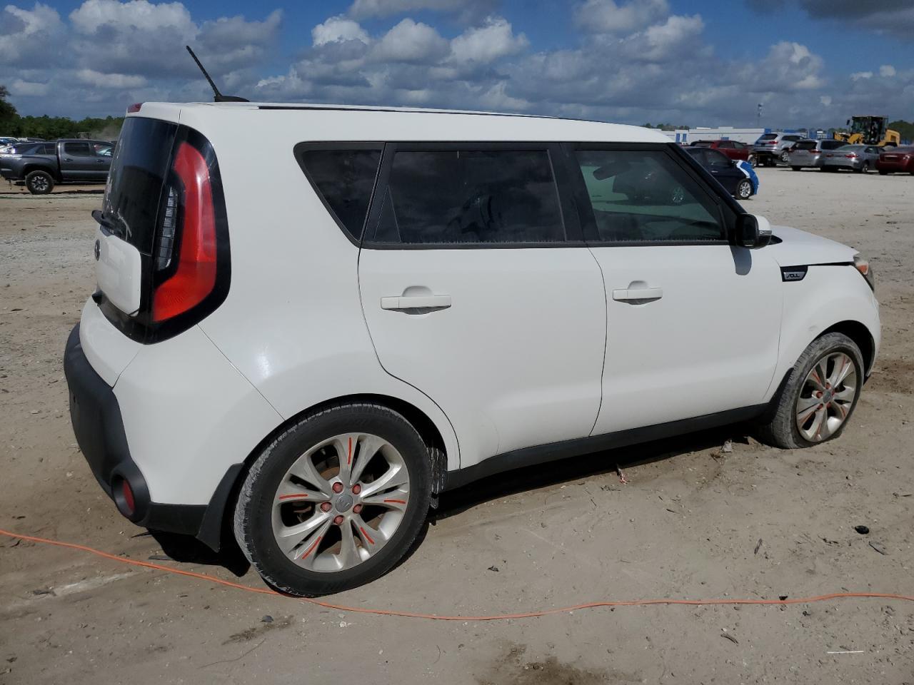 2014 KIA SOUL + - Image 3
