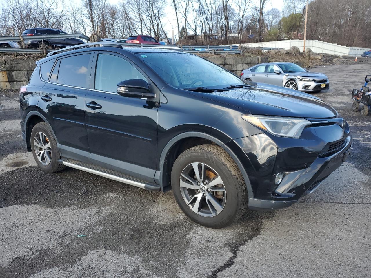 2017 TOYOTA RAV4 XLE - Фото 4
