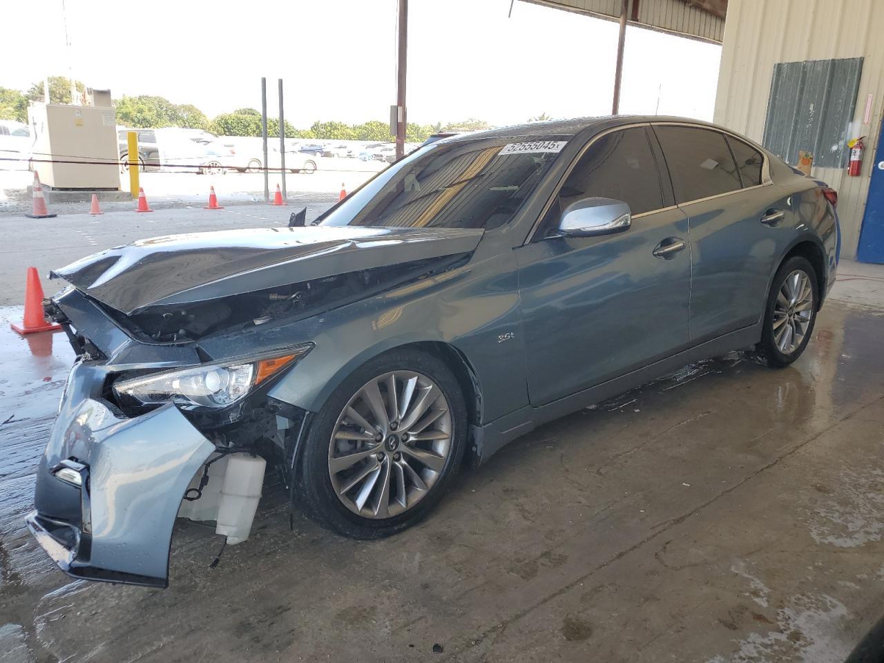 2018 INFINITI Q50 LUXE