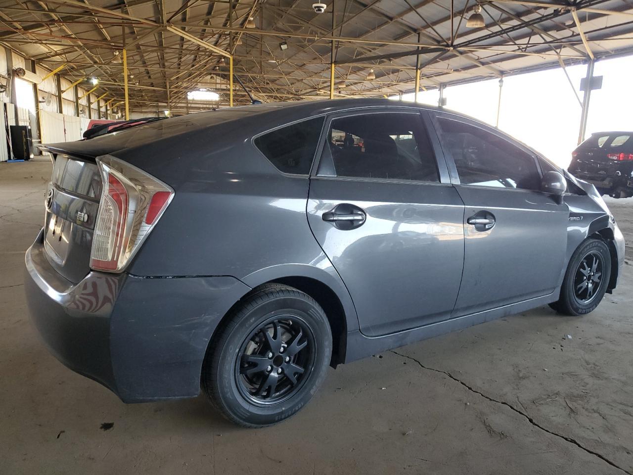 2013 TOYOTA PRIUS - Image 3