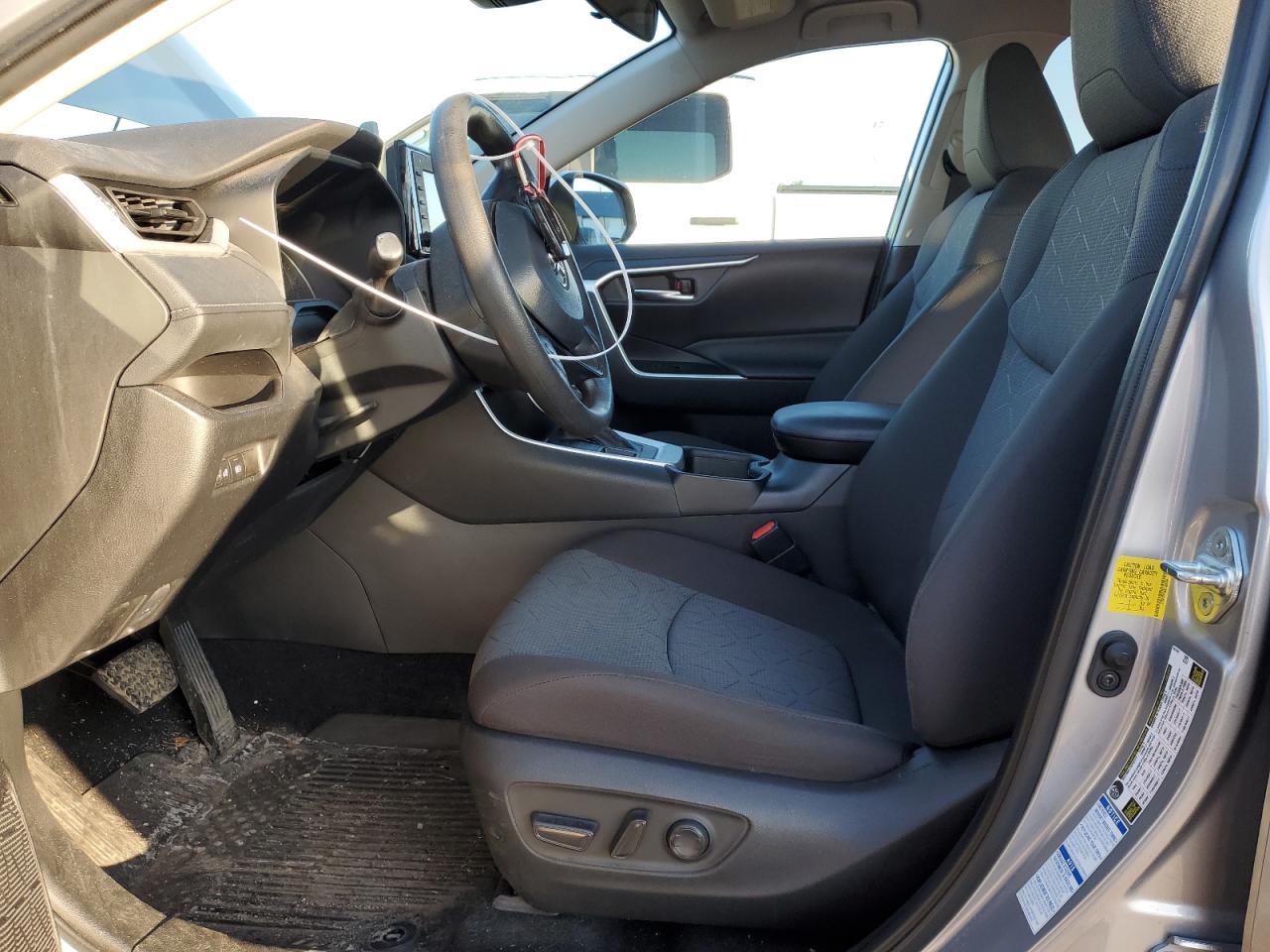 2022 TOYOTA RAV4 XLE - Image 7