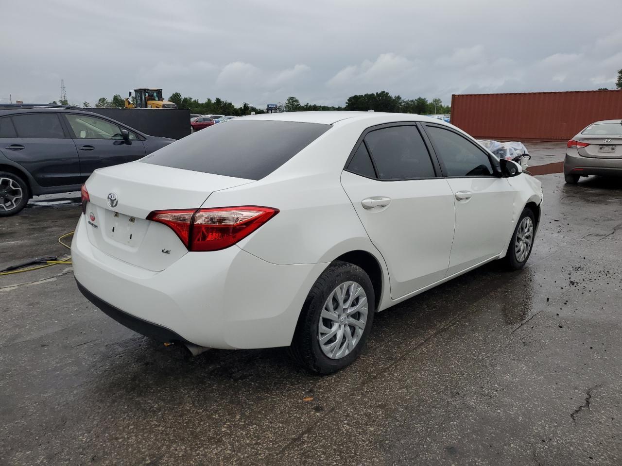 2019 TOYOTA COROLLA L - Фото 3