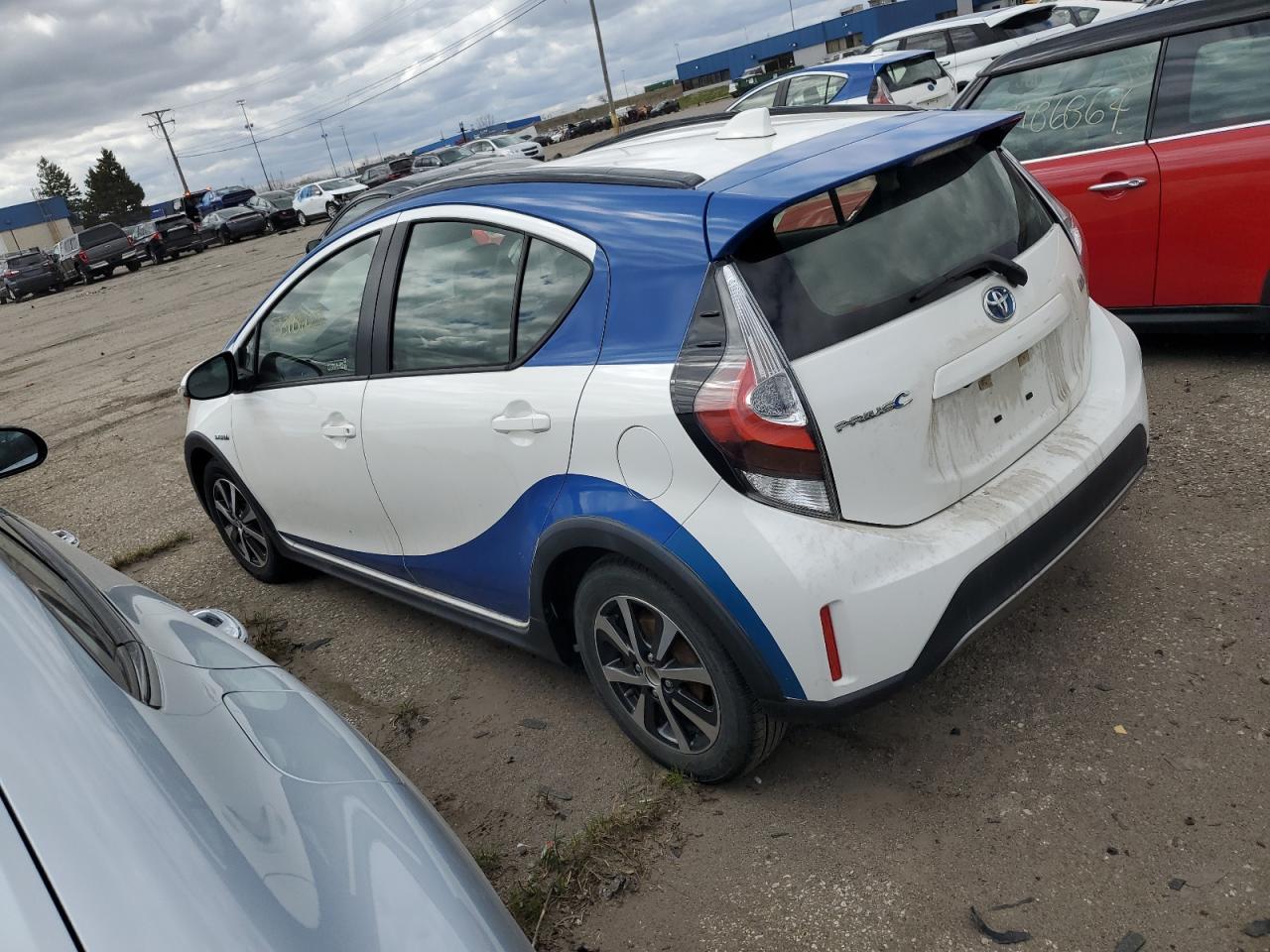 2018 TOYOTA PRIUS C - Image 2