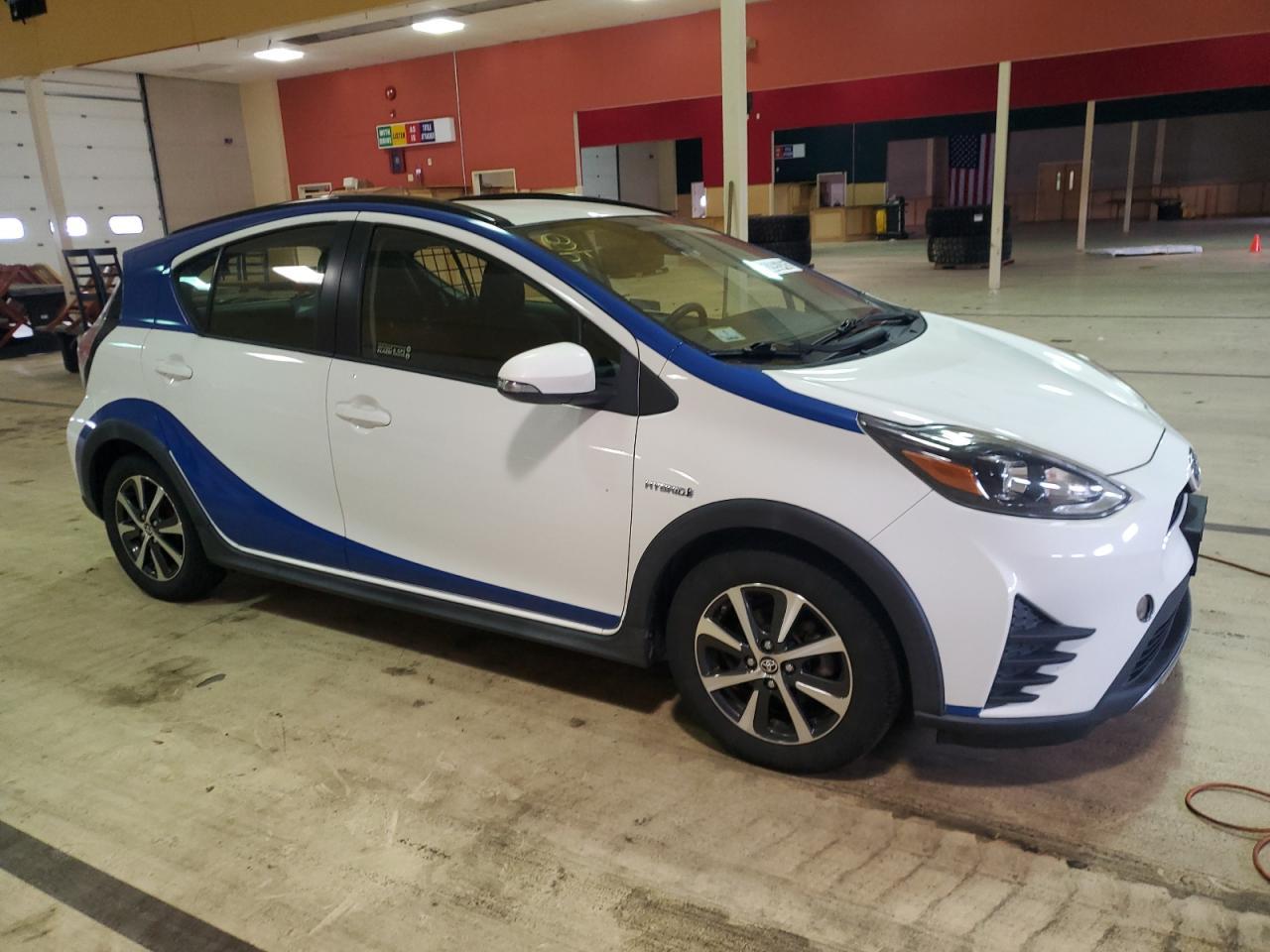 2018 TOYOTA PRIUS C - Image 4