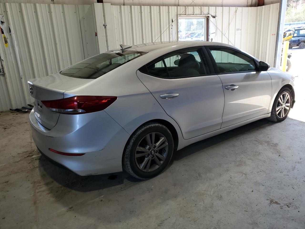 2018 HYUNDAI ELANTRA SE - Фото 3