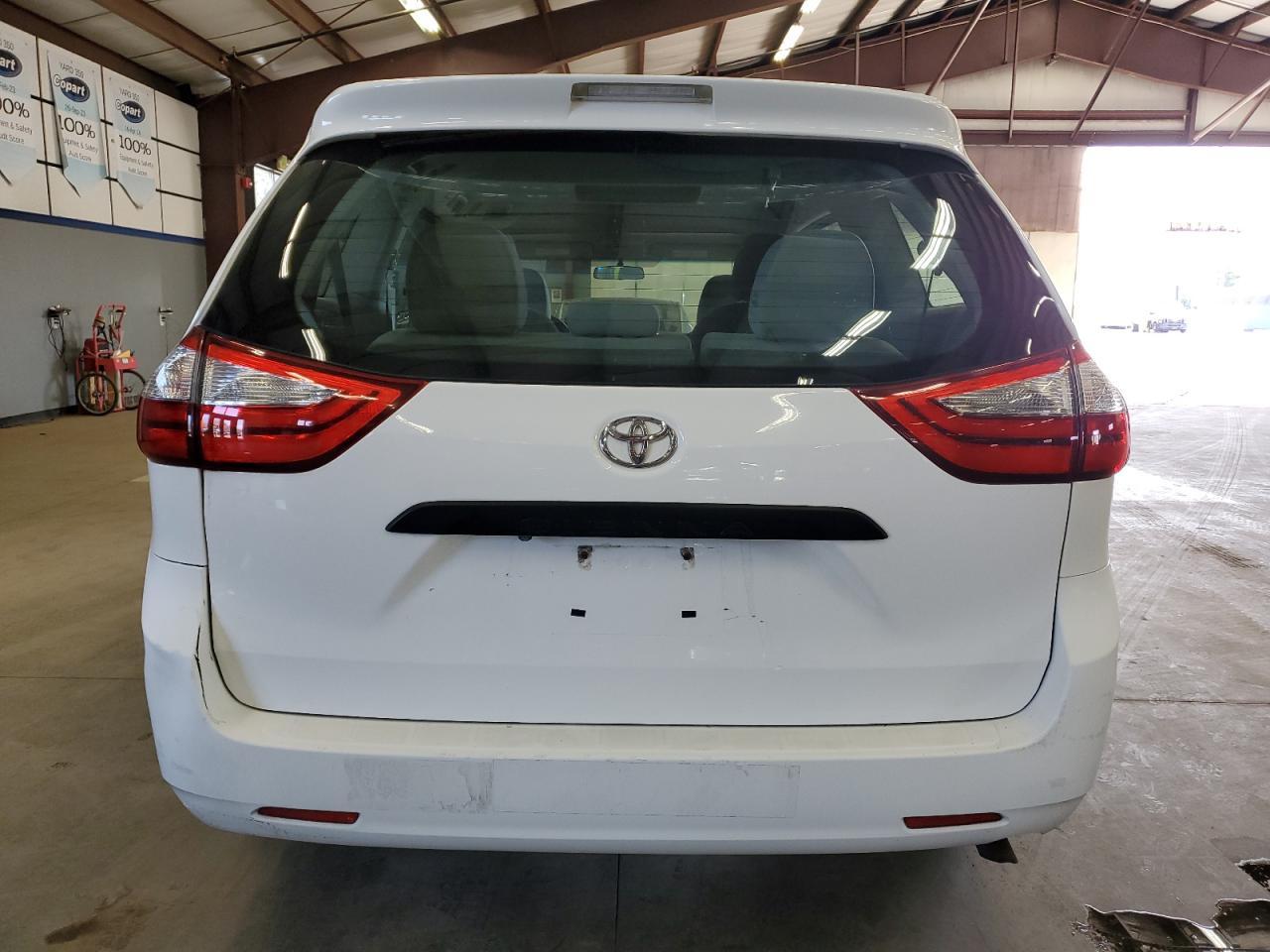 2015 TOYOTA SIENNA - Фото 6