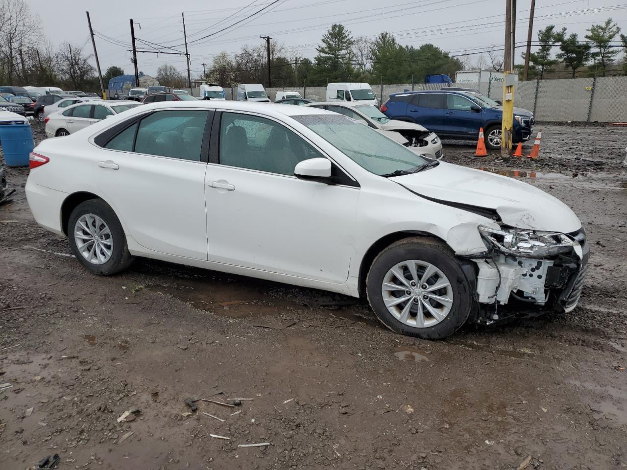 2017 TOYOTA CAMRY LE - Фото 4