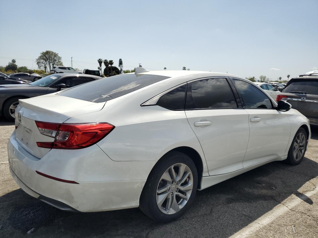 2018 HONDA ACCORD LX - Фото 3