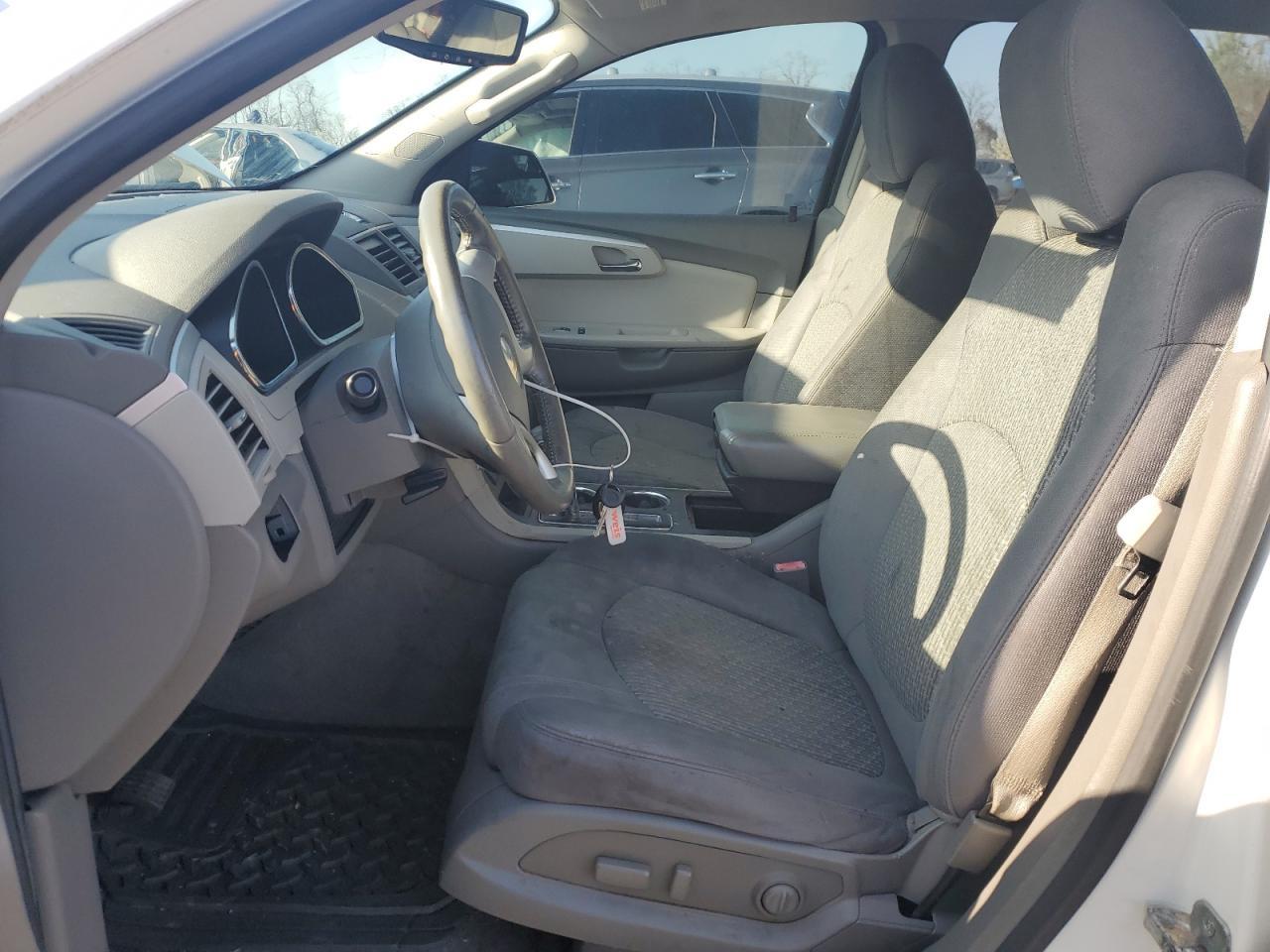 2011 CHEVROLET TRAVERSE L - Фото 7
