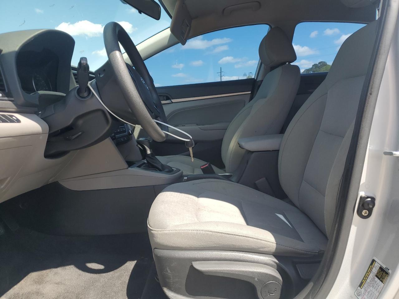 2017 HYUNDAI ELANTRA SE - Image 7