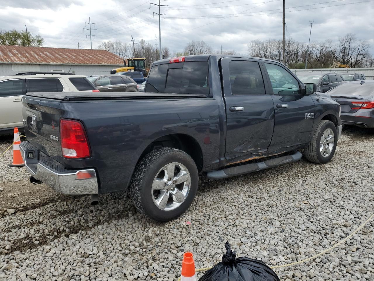 2017 RAM 1500 SLT - Image 3