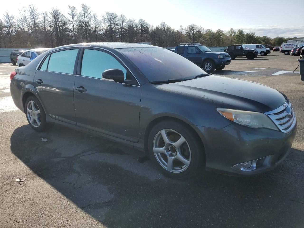 2011 TOYOTA AVALON BAS - Image 4