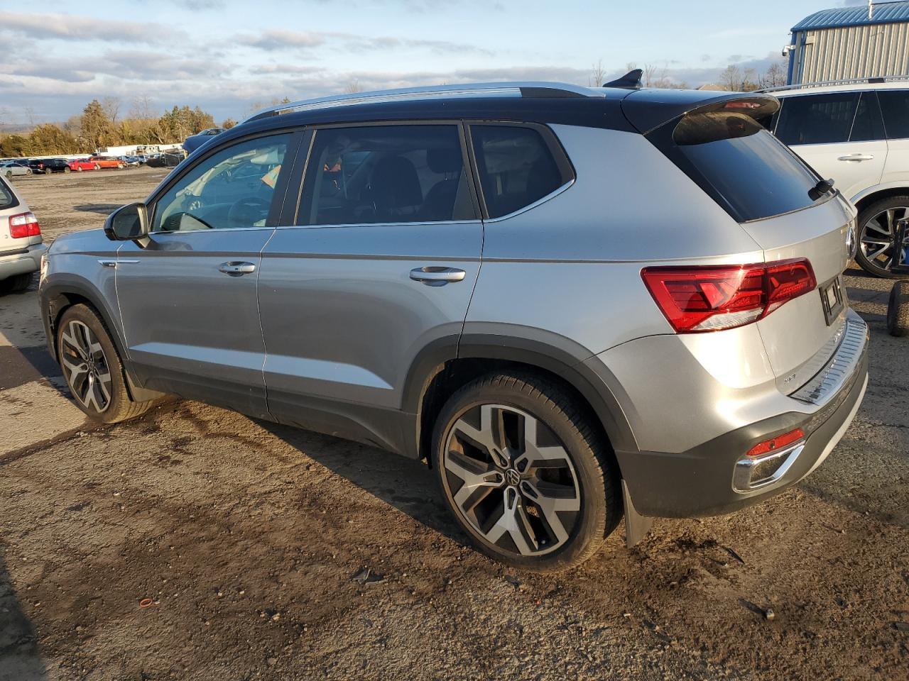 2023 VOLKSWAGEN TAOS SEL - Фото 2