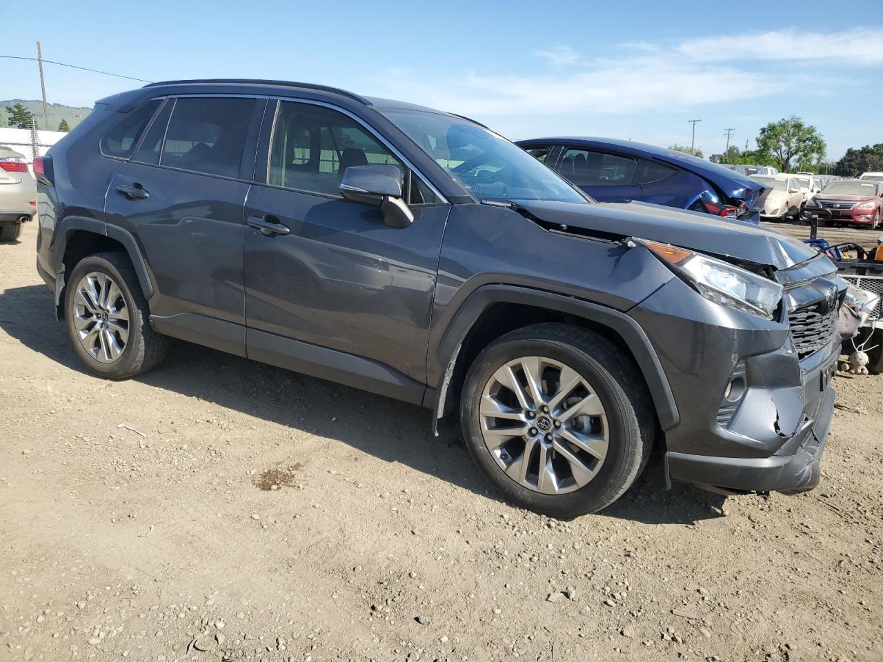 2019 TOYOTA RAV4 XLE P - Фото 4