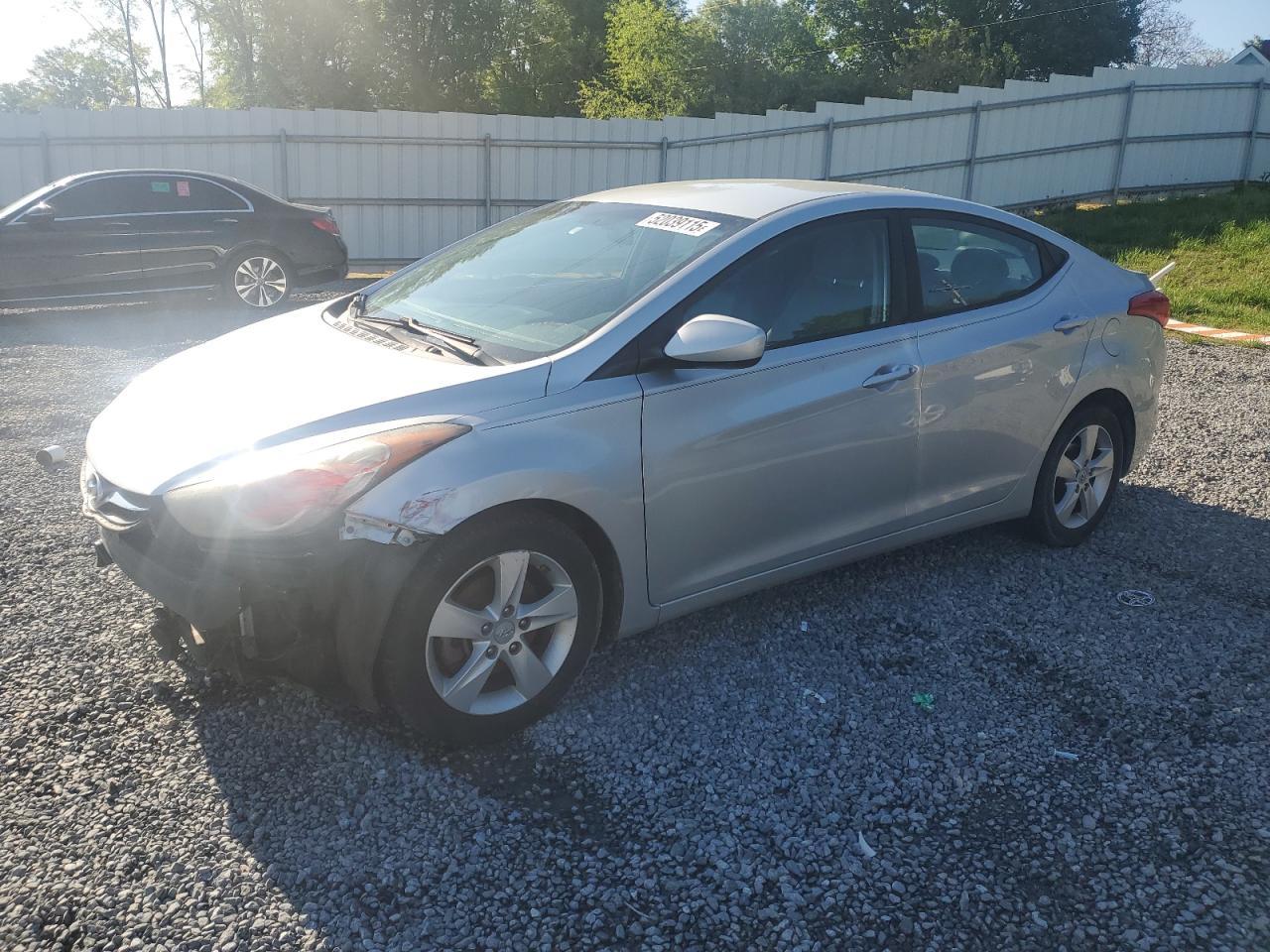 2013 HYUNDAI ELANTRA GL
