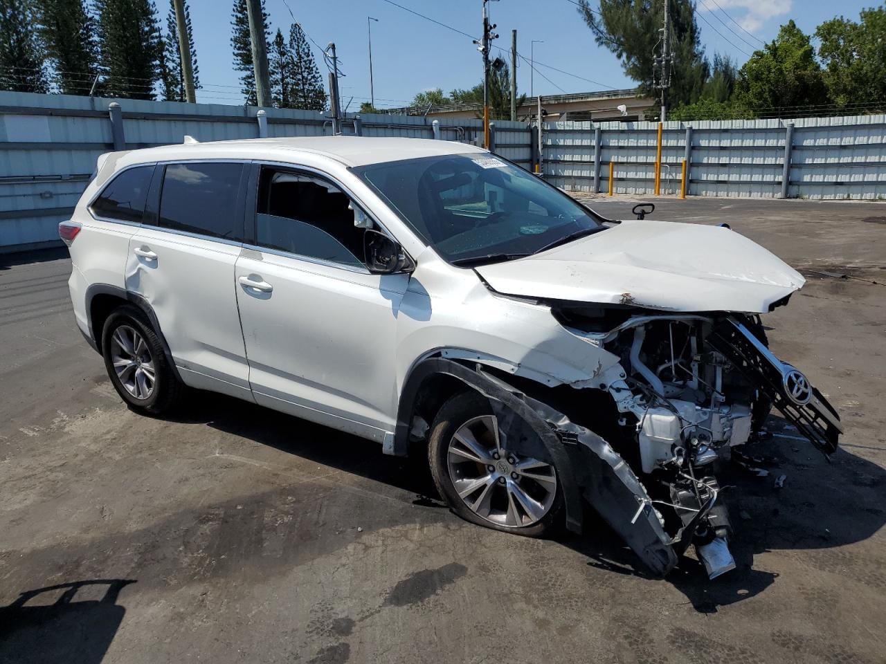 2015 TOYOTA HIGHLANDER - Image 4