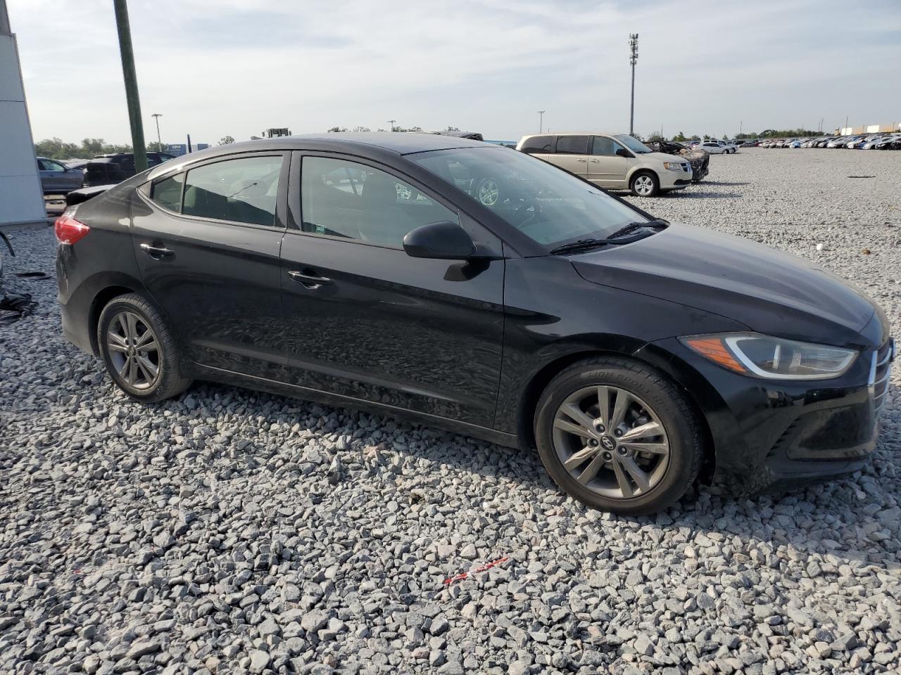 2018 HYUNDAI ELANTRA SE - Image 4