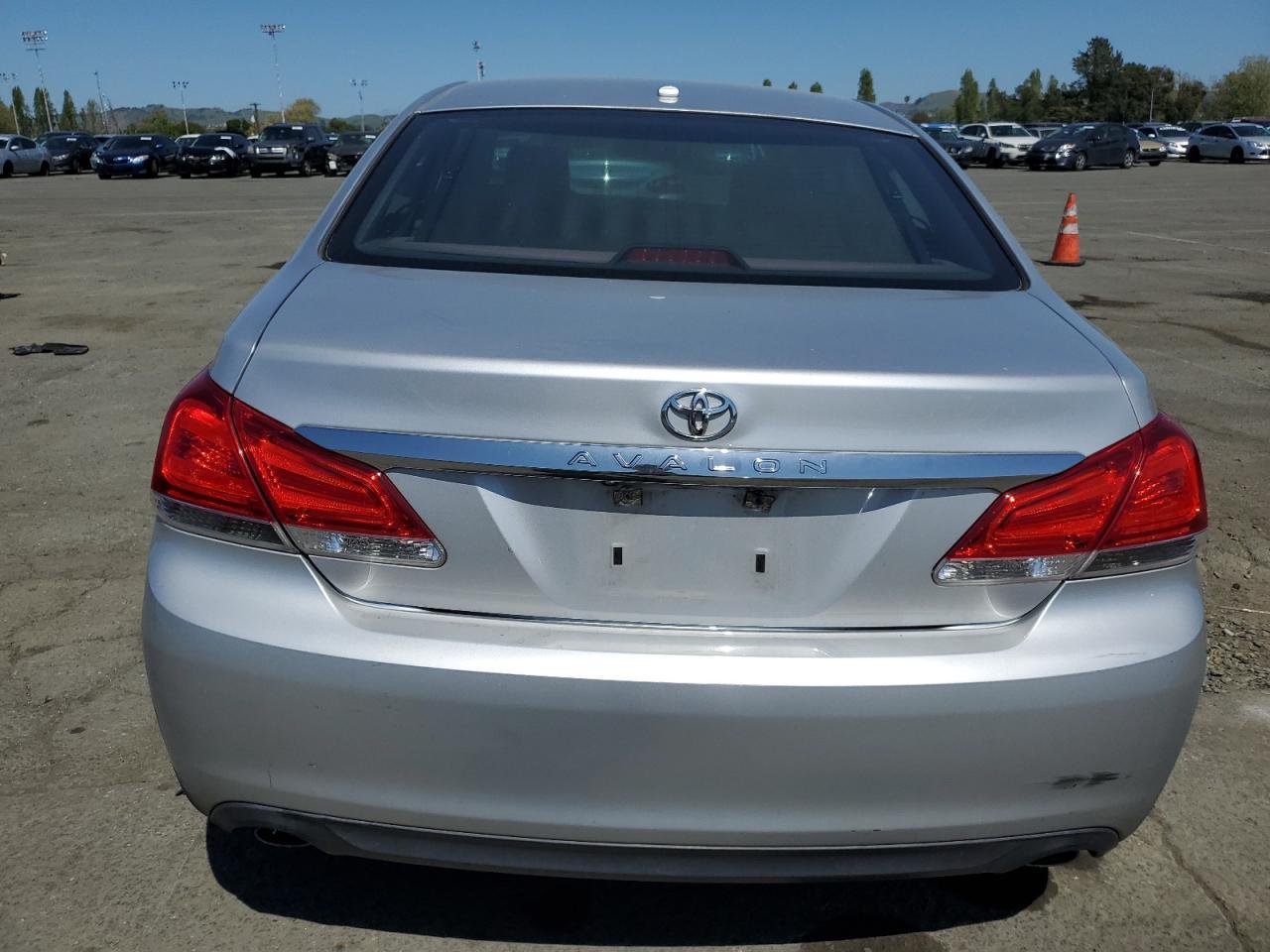 2011 TOYOTA AVALON BAS - Image 6