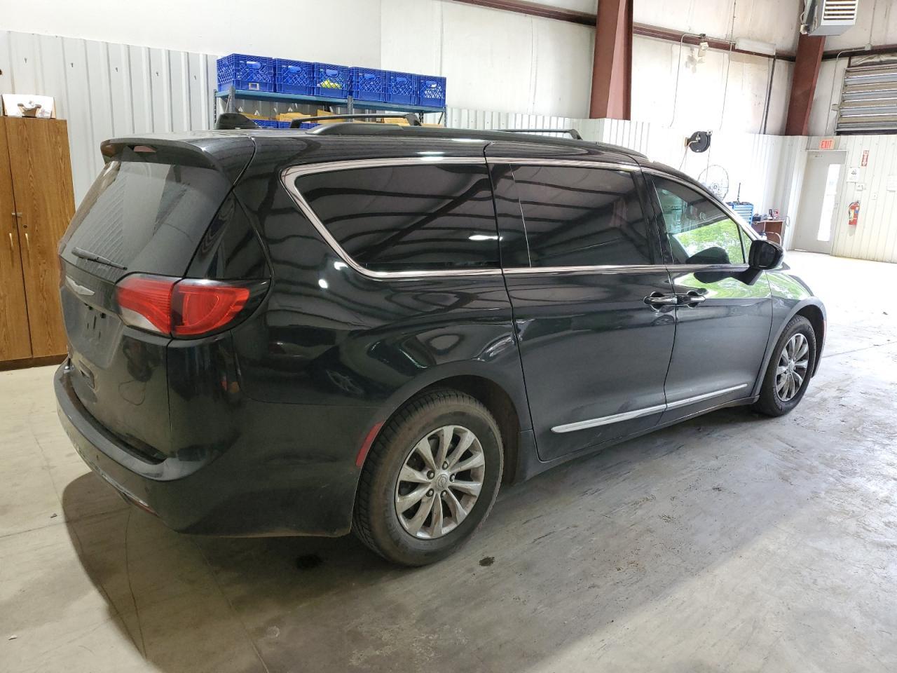 2017 CHRYSLER PACIFICA T - Image 3