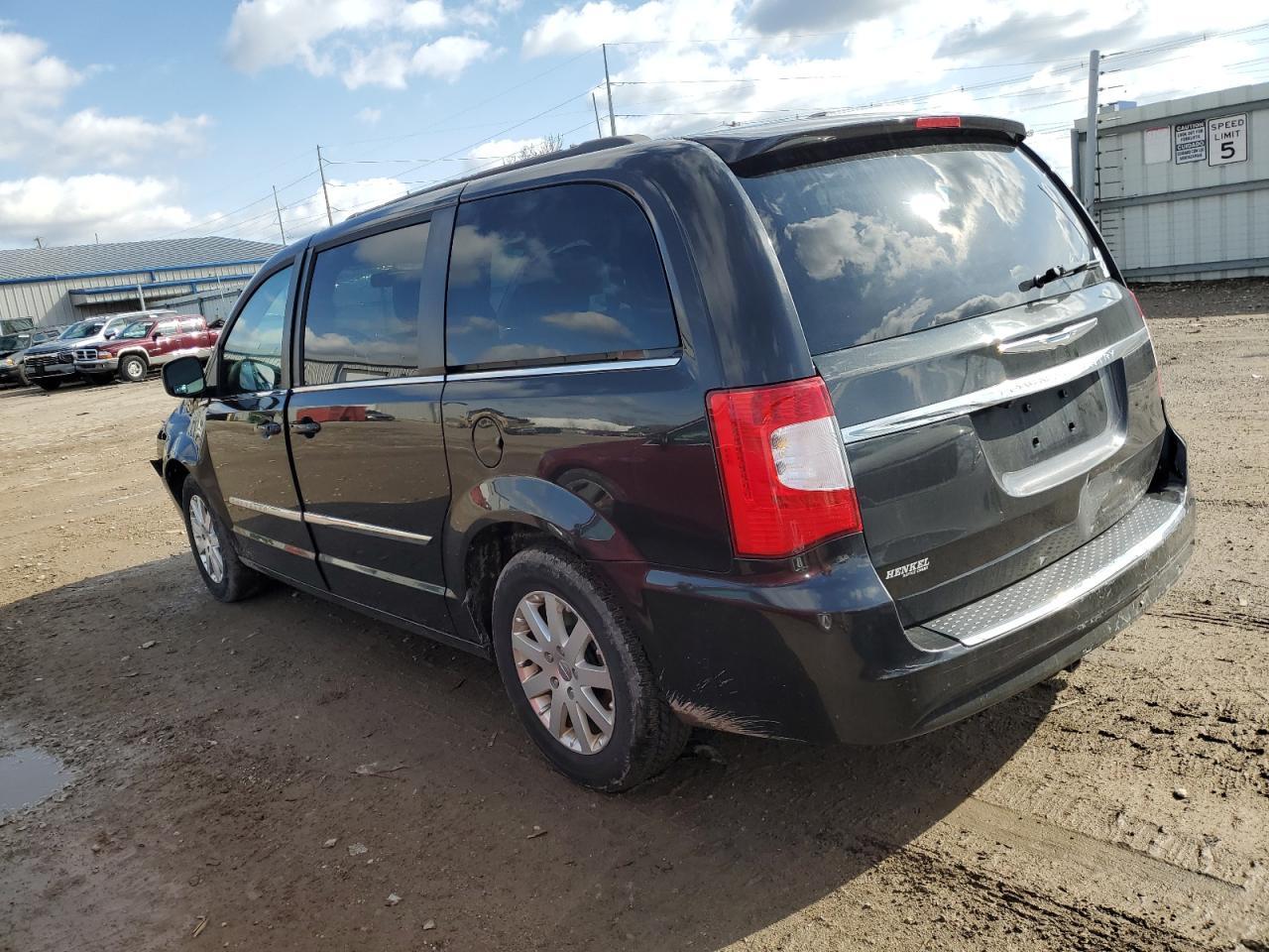 2014 CHRYSLER TOWN & COU - Image 2