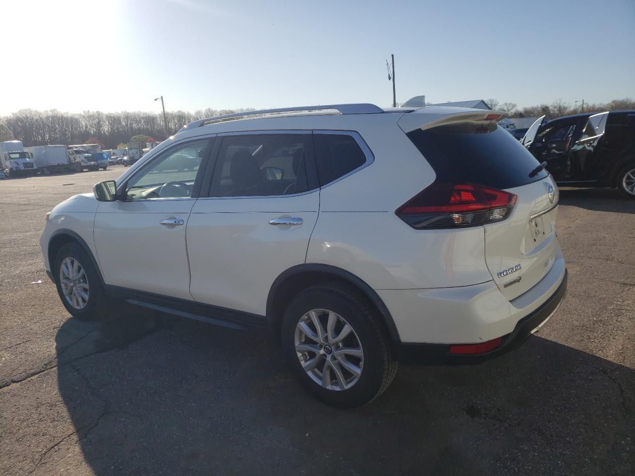 2018 NISSAN ROGUE S - Фото 2