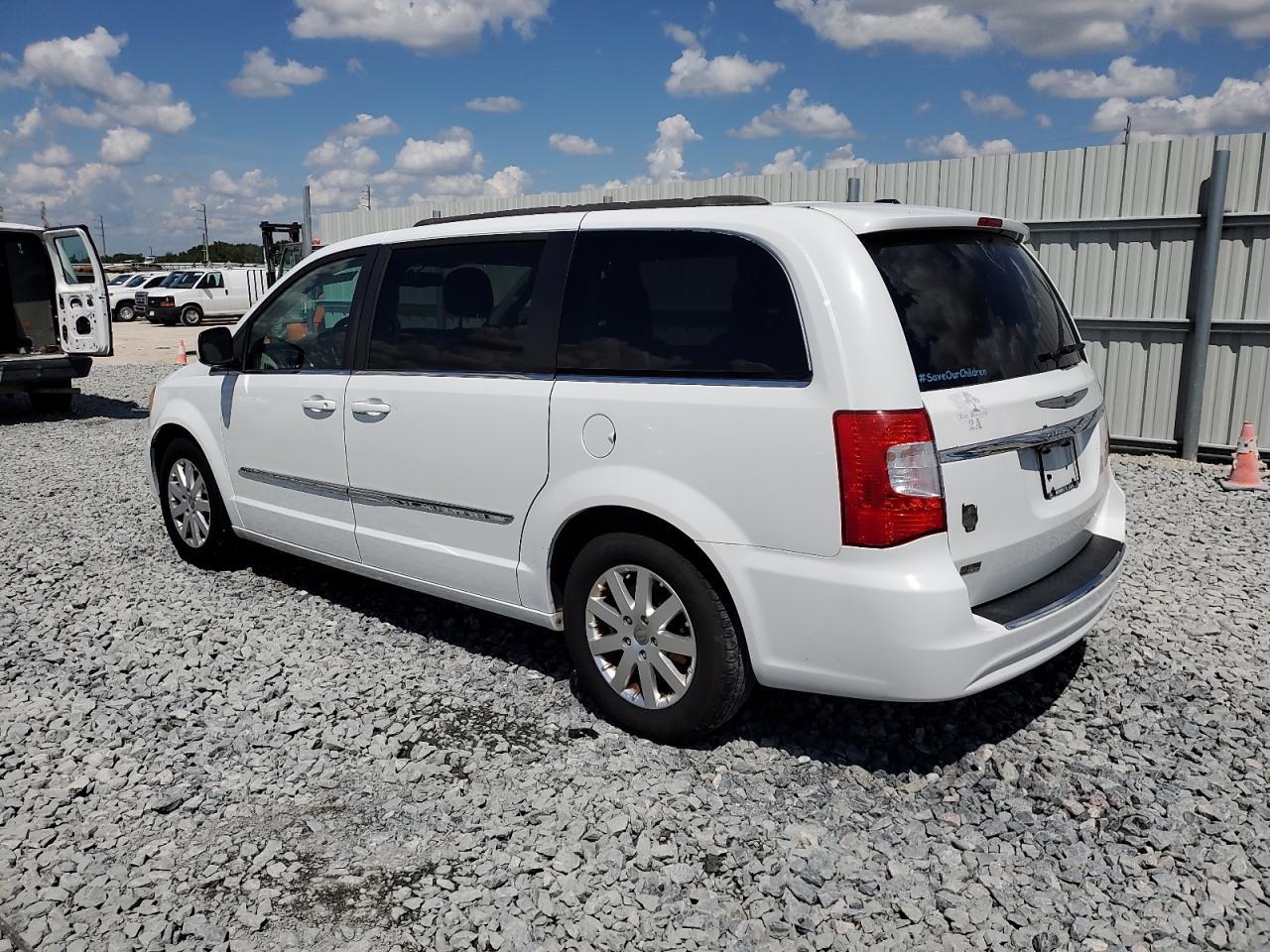 2014 CHRYSLER TOWN & COU - Фото 2