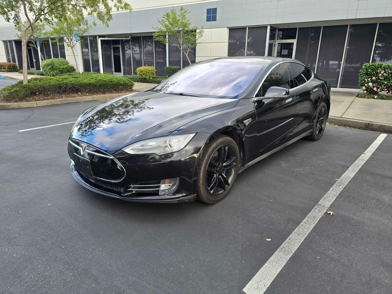 2015 TESLA MODEL S 70 - Image 2